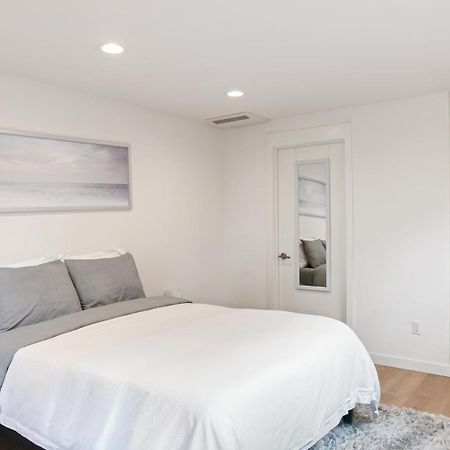 Modern Apartment Near Light Rail Сіетл Екстер'єр фото
