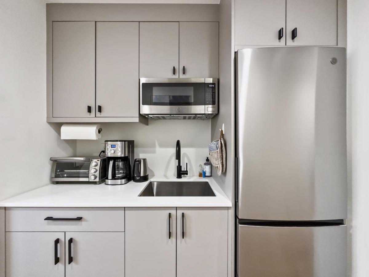 Modern Apartment Near Light Rail Сіетл Екстер'єр фото